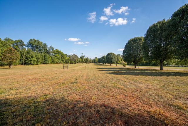 1002 Lebanon Hwy, Lebanon, TN 37087