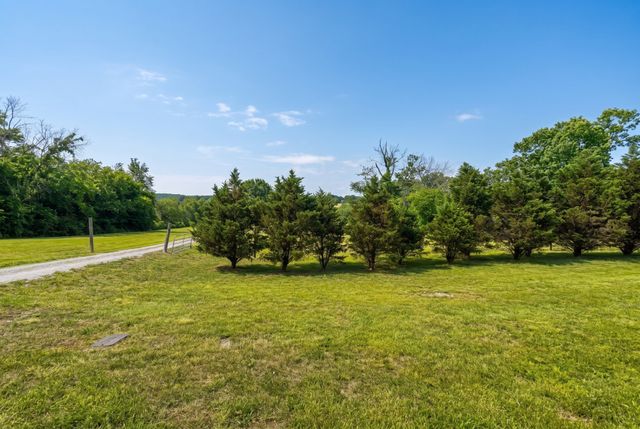 1002 Lebanon Hwy, Lebanon, TN 37087