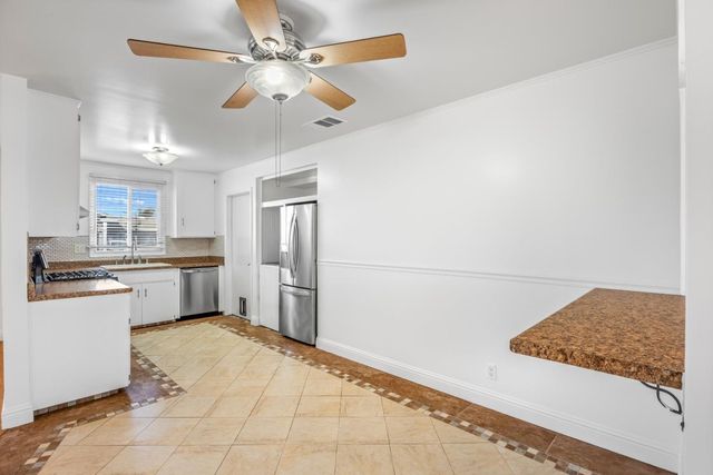 285 Kelton Drive, Salinas, CA 93906