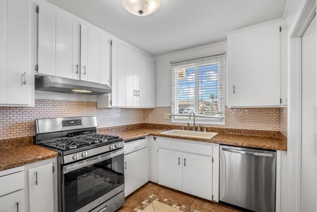 285 Kelton Drive, Salinas, CA 93906