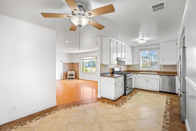 285 Kelton Drive, Salinas, CA 93906