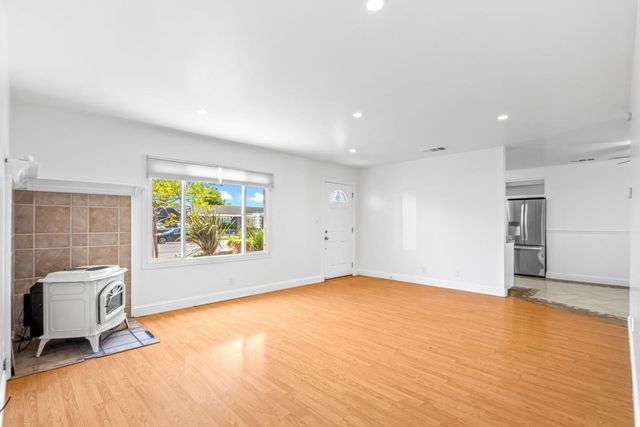 285 Kelton Drive, Salinas, CA 93906