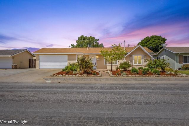 285 Kelton Drive, Salinas, CA 93906