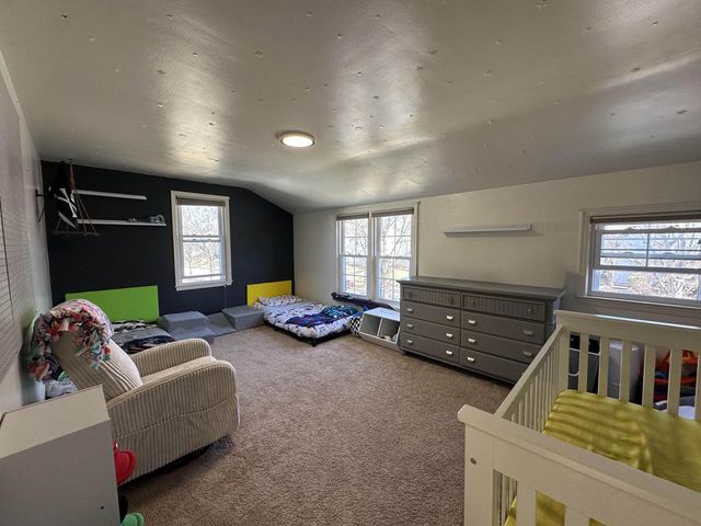 2349 S 77th STREET, West Allis, WI 53219