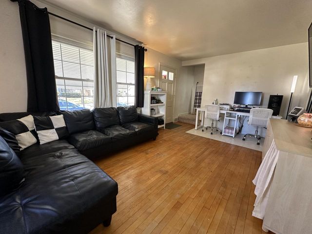 2349 S 77th STREET, West Allis, WI 53219