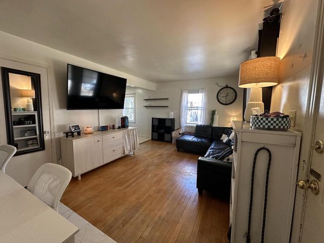 2349 S 77th STREET, West Allis, WI 53219