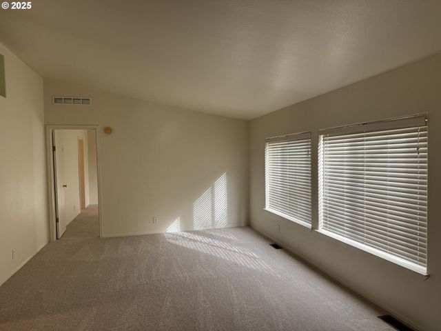 145 River Rd, Junction City, OR 97448