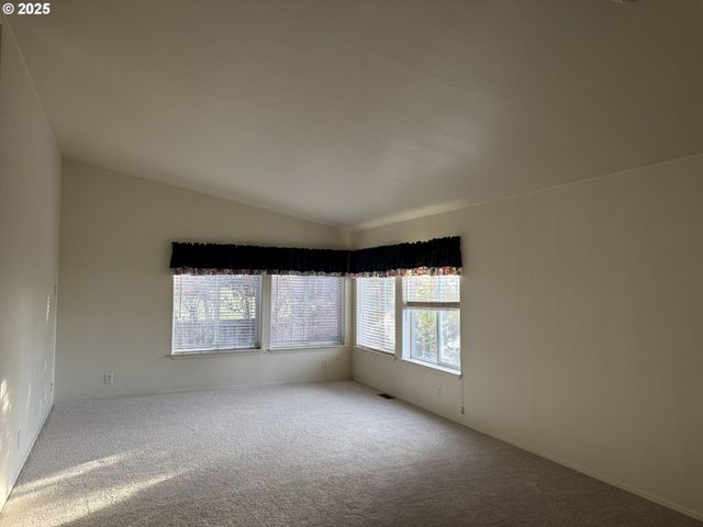 145 River Rd, Junction City, OR 97448