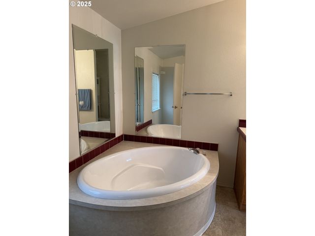 145 River Rd, Junction City, OR 97448