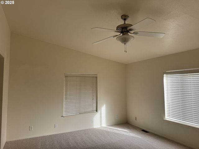 145 River Rd, Junction City, OR 97448