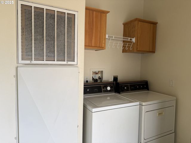 145 River Rd, Junction City, OR 97448