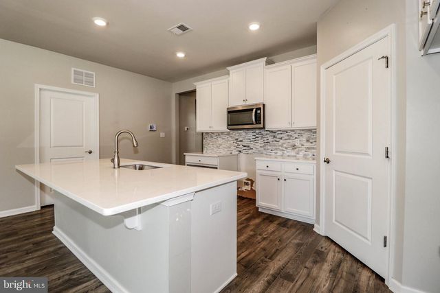 5 PRESTON LN, Delanco, NJ 08075