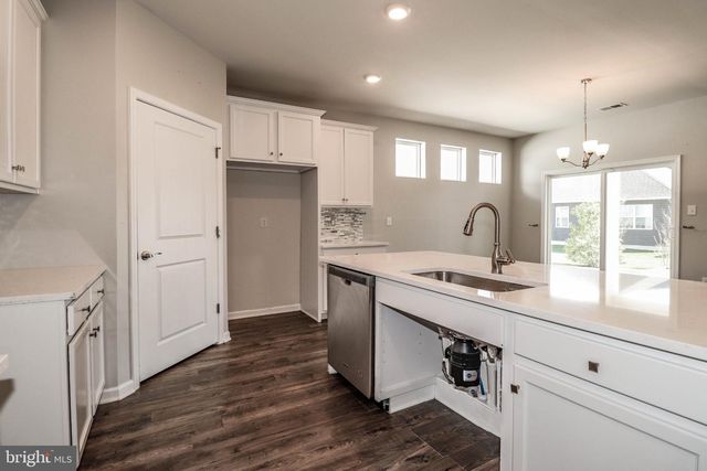 5 PRESTON LN, Delanco, NJ 08075