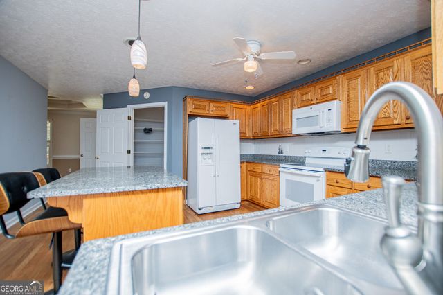 1475 N Flat Rock Road, Douglasville, GA 30134
