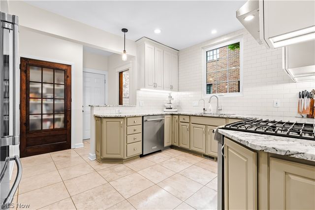 710 Mentor Road, Akron, OH 44303
