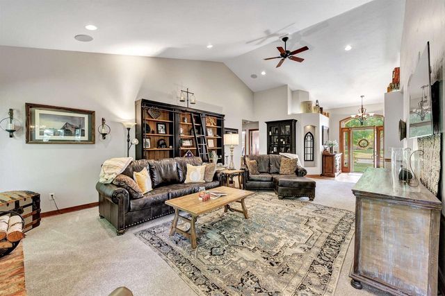 3235 HICKORY RIDGE LANE, Green Bay, WI 54311