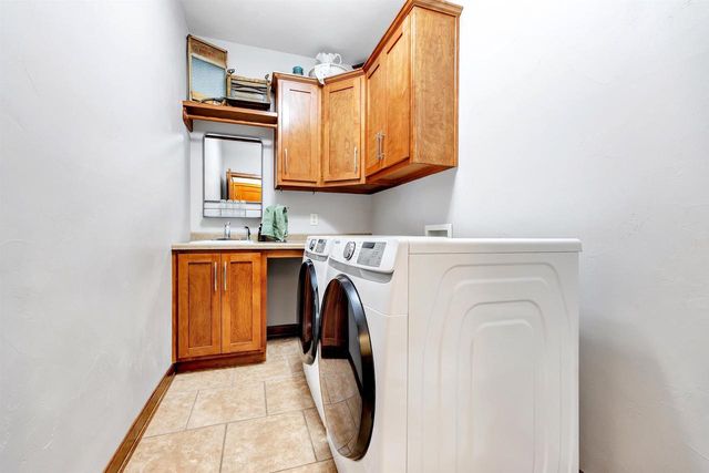 3235 HICKORY RIDGE LANE, Green Bay, WI 54311