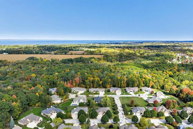 3235 HICKORY RIDGE LANE, Green Bay, WI 54311