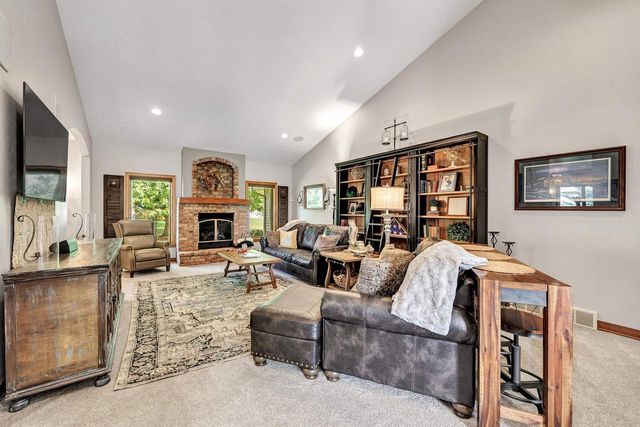 3235 HICKORY RIDGE LANE, Green Bay, WI 54311