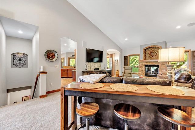 3235 HICKORY RIDGE LANE, Green Bay, WI 54311