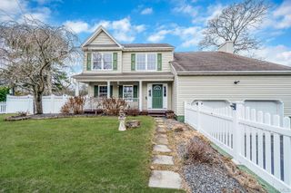 30 Lakeview Drive, Mastic Beach, NY 11951