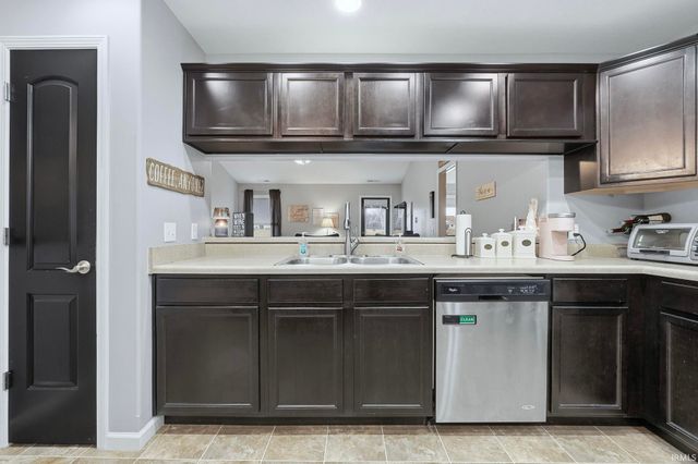 2010 Greyson Drive, Auburn, IN 46706