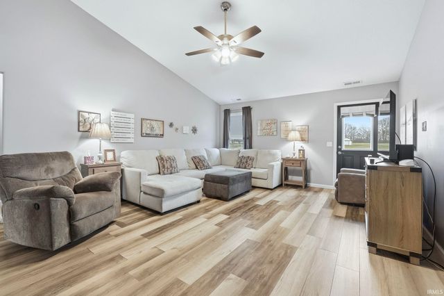 2010 Greyson Drive, Auburn, IN 46706