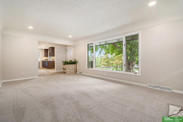 1216 S 108th Street, Omaha, NE 68144