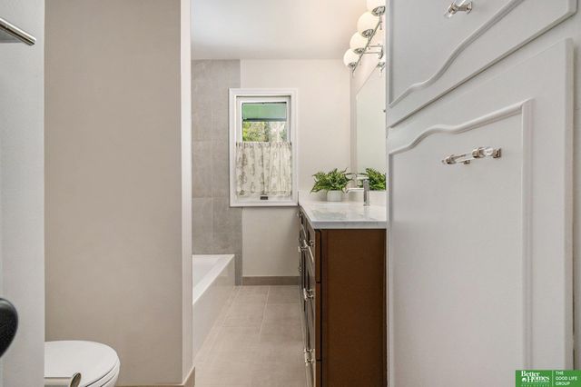 1216 S 108th Street, Omaha, NE 68144