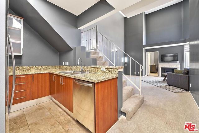 620 S Gramercy Place 432, Los Angeles, CA 90005