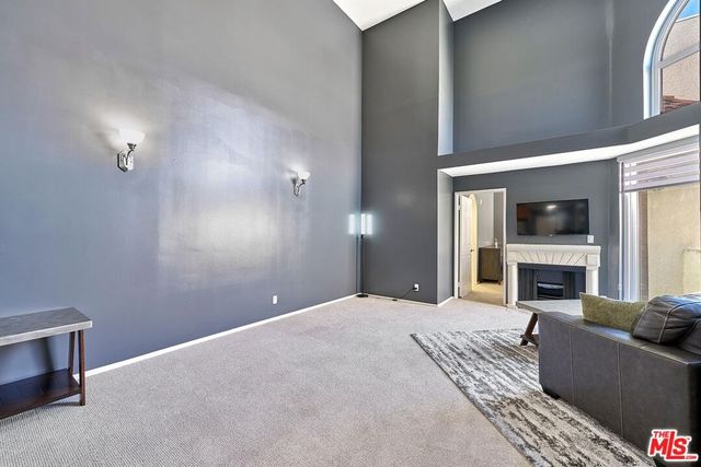 620 S Gramercy Place 432, Los Angeles, CA 90005