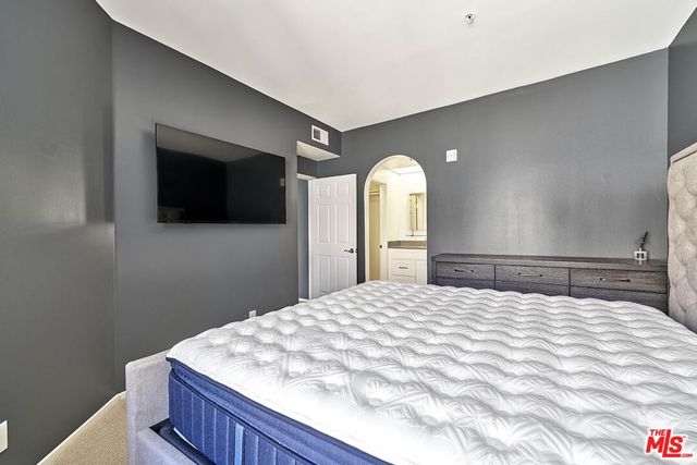 620 S Gramercy Place 432, Los Angeles, CA 90005