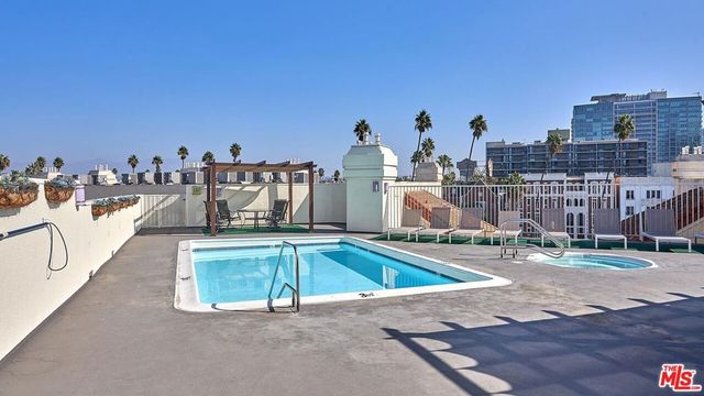 620 S Gramercy Place 432, Los Angeles, CA 90005