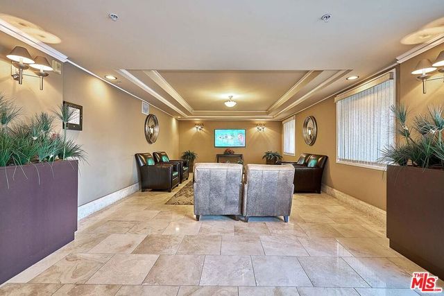 620 S Gramercy Place 432, Los Angeles, CA 90005