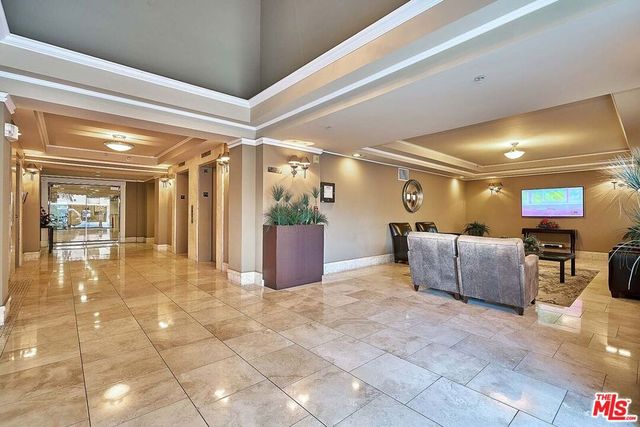 620 S Gramercy Place 432, Los Angeles, CA 90005