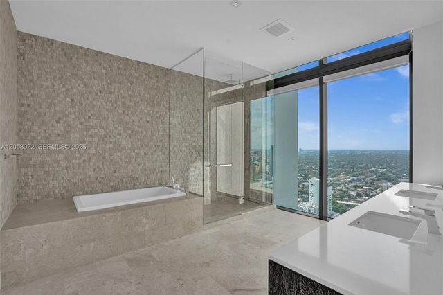 88 SW 7th Street 4011, Miami, FL 33130