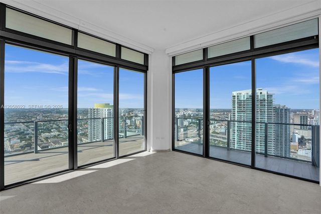 88 SW 7th Street 4011, Miami, FL 33130