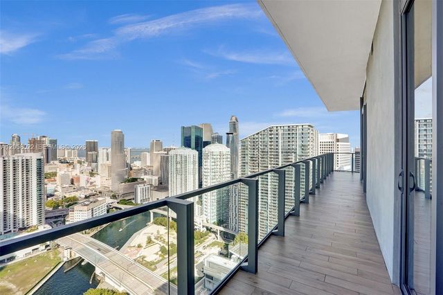 88 SW 7th Street 4011, Miami, FL 33130