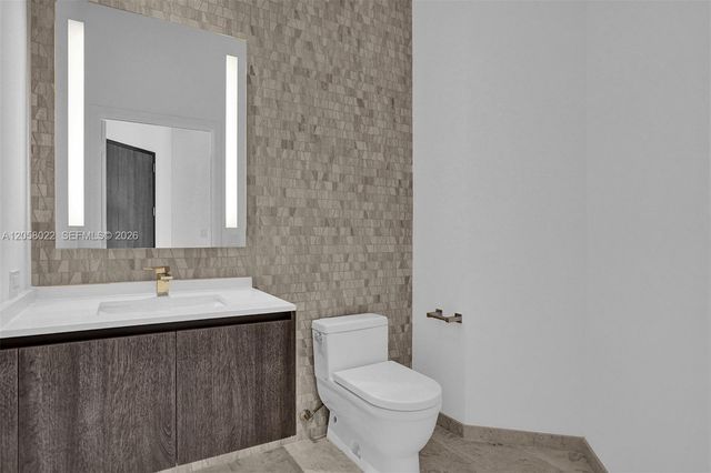 88 SW 7th Street 4011, Miami, FL 33130