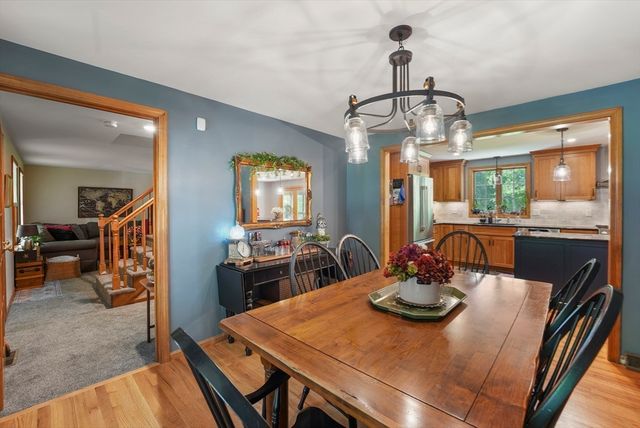 261 Pine Hill Rd, Chelmsford, MA 01824