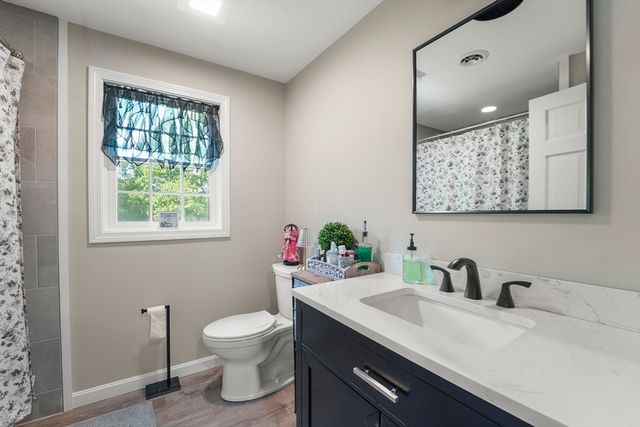 261 Pine Hill Rd, Chelmsford, MA 01824