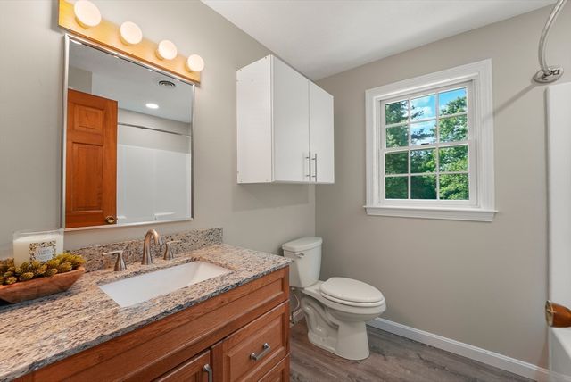 261 Pine Hill Rd, Chelmsford, MA 01824
