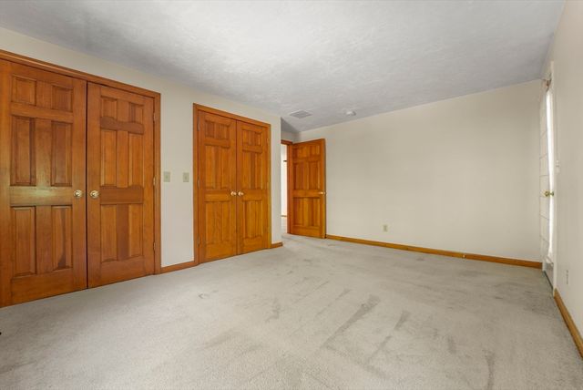 261 Pine Hill Rd, Chelmsford, MA 01824