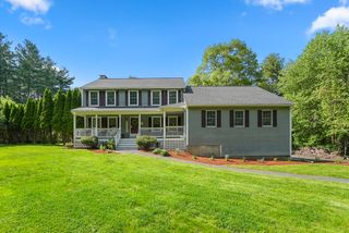 261 Pine Hill Rd, Chelmsford, MA 01824