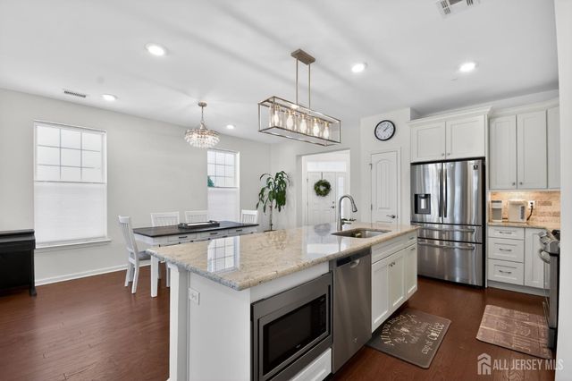 110 Grabowski Drive, Sayreville, NJ 08859