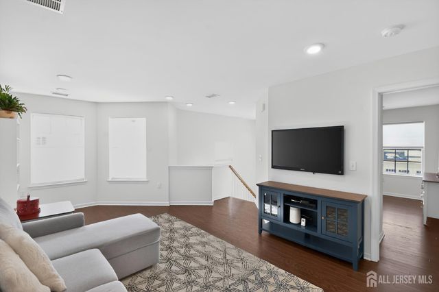 110 Grabowski Drive, Sayreville, NJ 08859