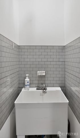 110 Grabowski Drive, Sayreville, NJ 08859