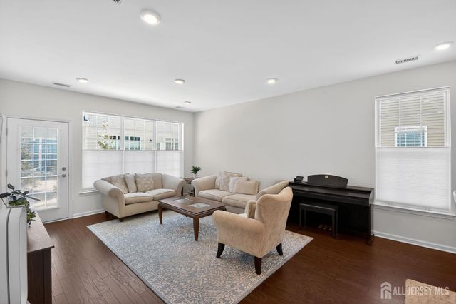 110 Grabowski Drive, Sayreville, NJ 08859