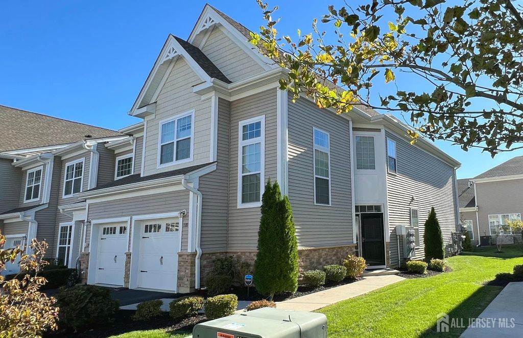 110 Grabowski Drive, Sayreville, NJ 08859