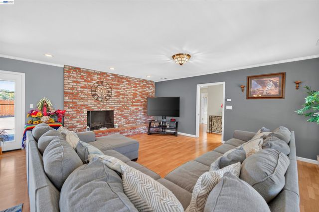 391 Union Road, Hollister, CA 95023
